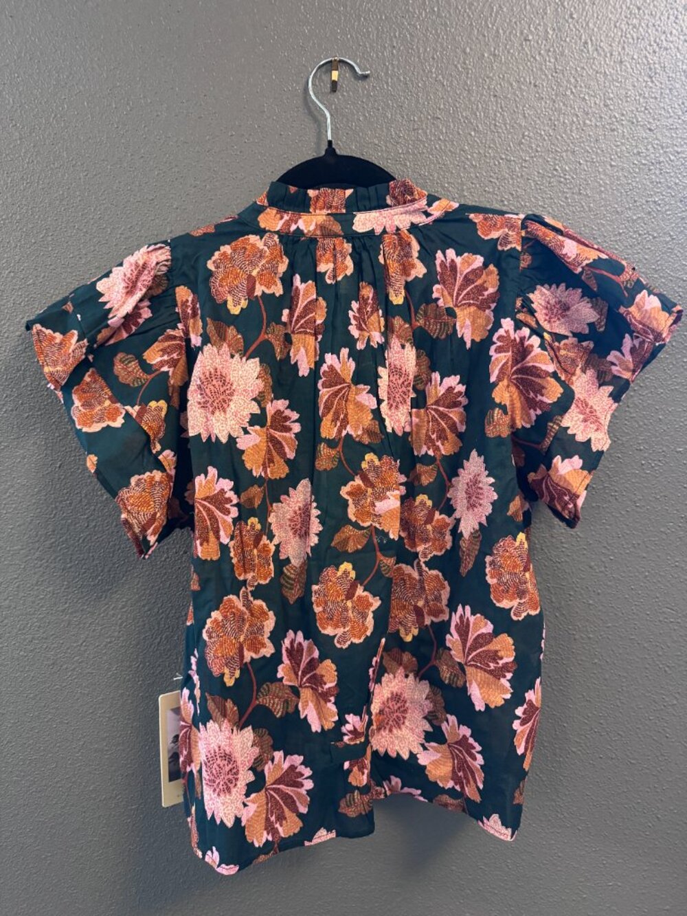 Birds of Paradis by Trovata Lily Carnation Print Blouse Navy Pink - Picture 4 of 4